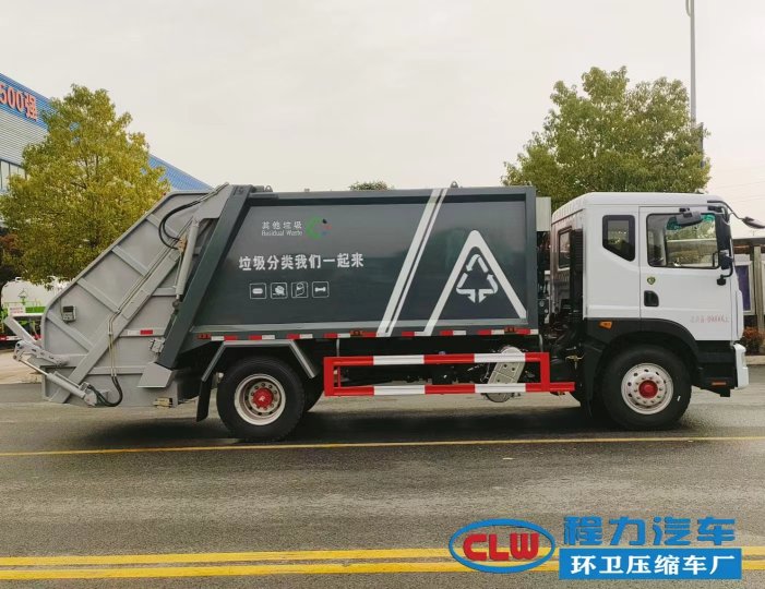 壓縮式垃圾車這樣加油和尿素是省錢或費錢？